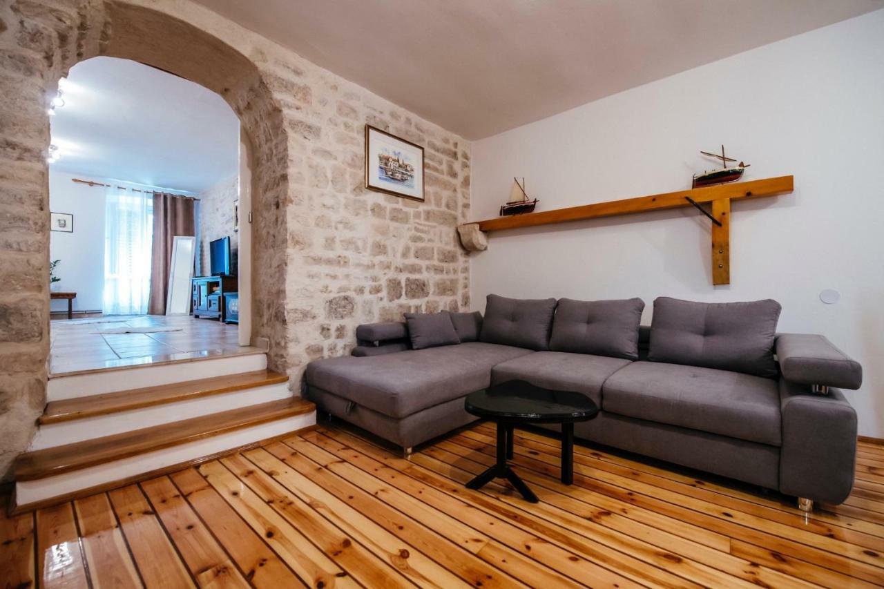 Heart Of Town Apartment