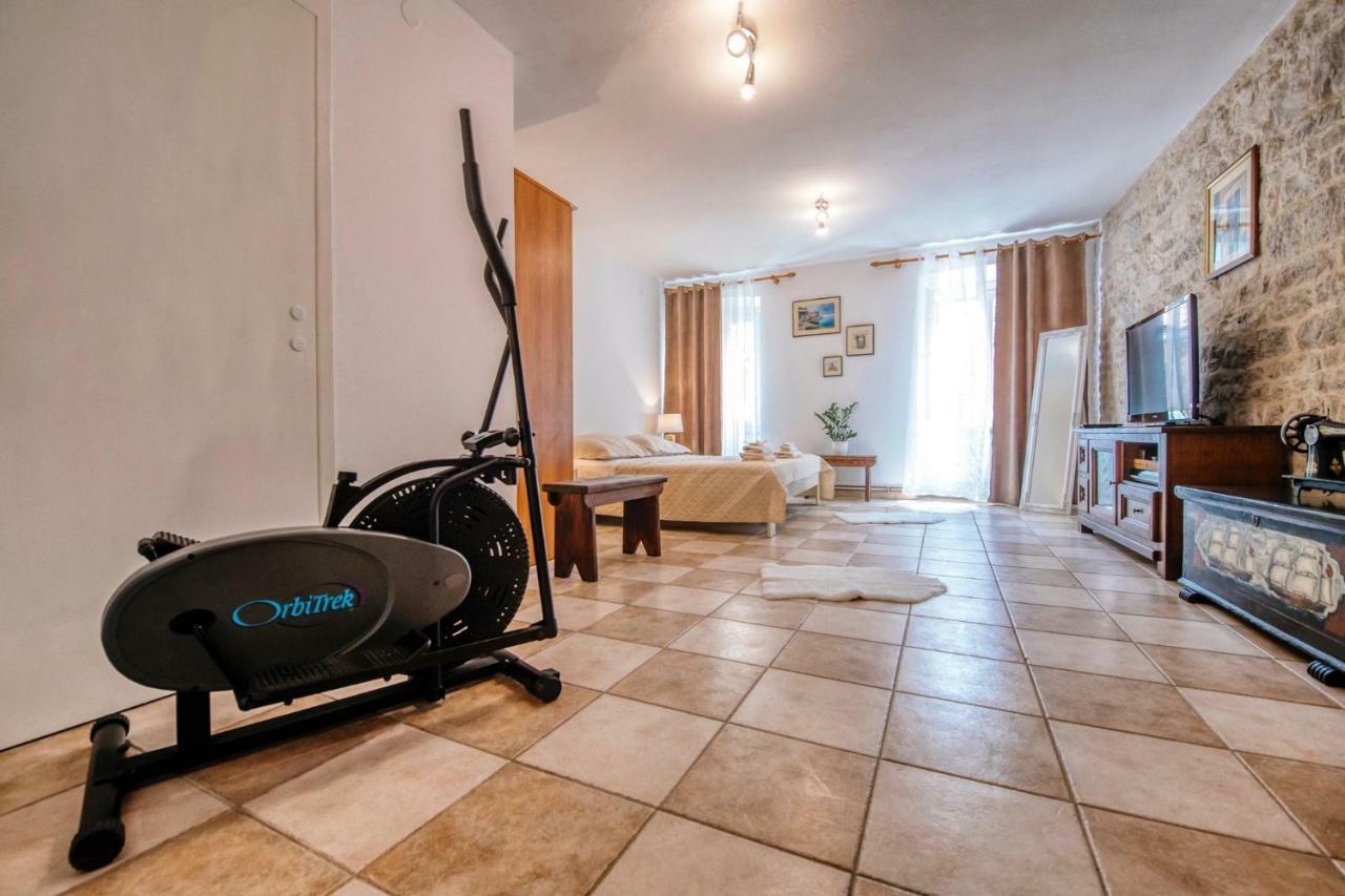 Heart Of Town Apartment *